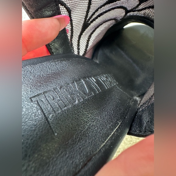 Dolls Kill Trickz N’ Treatz Weave The Night black platform heels spider web 7 - Picture 10 of 12